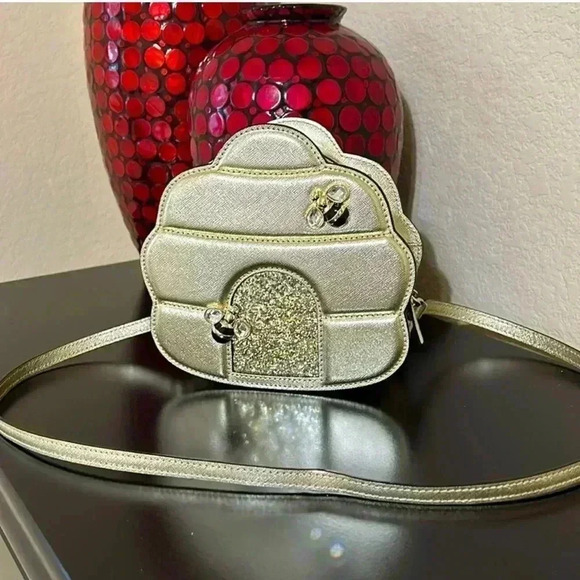 kate spade Handbags - Kate Spade Beehive 🐝 Crossbody bag